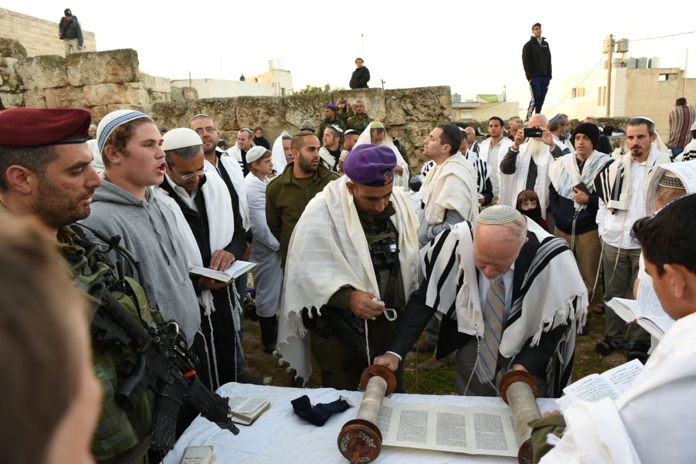 אחרי 4 שנים: תפילה בבית הכנסת העתיק