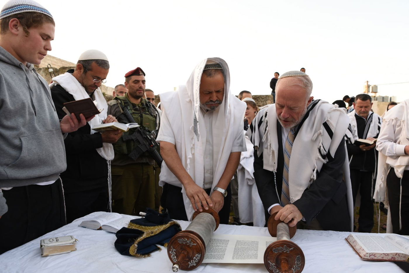 אחרי 4 שנים: תפילה בבית הכנסת העתיק