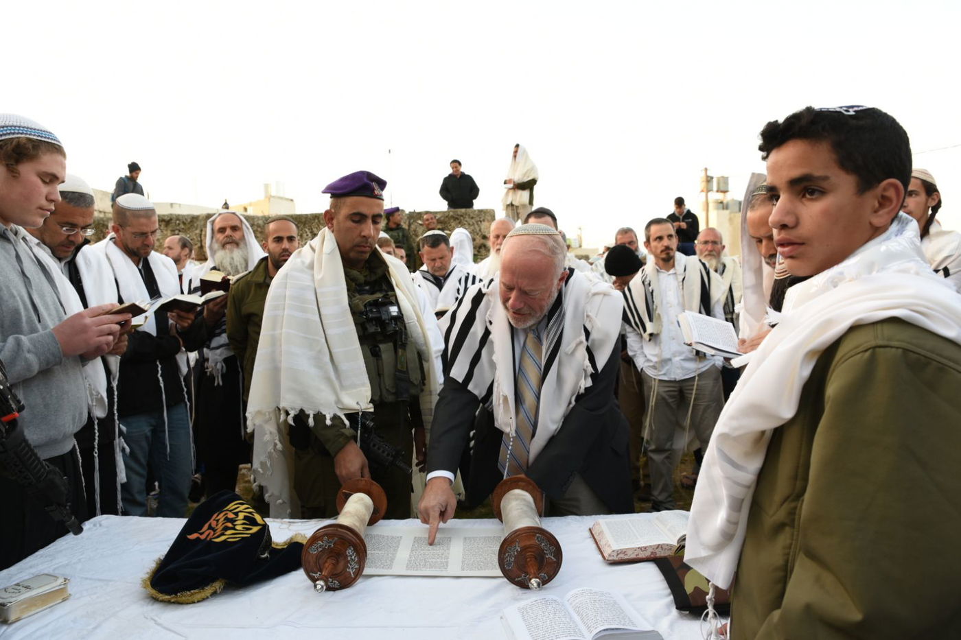 אחרי 4 שנים: תפילה בבית הכנסת העתיק