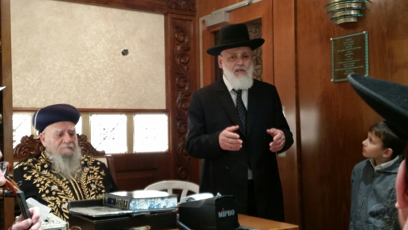 צפו: שמחת חג בבית זקן הראשונים לציון