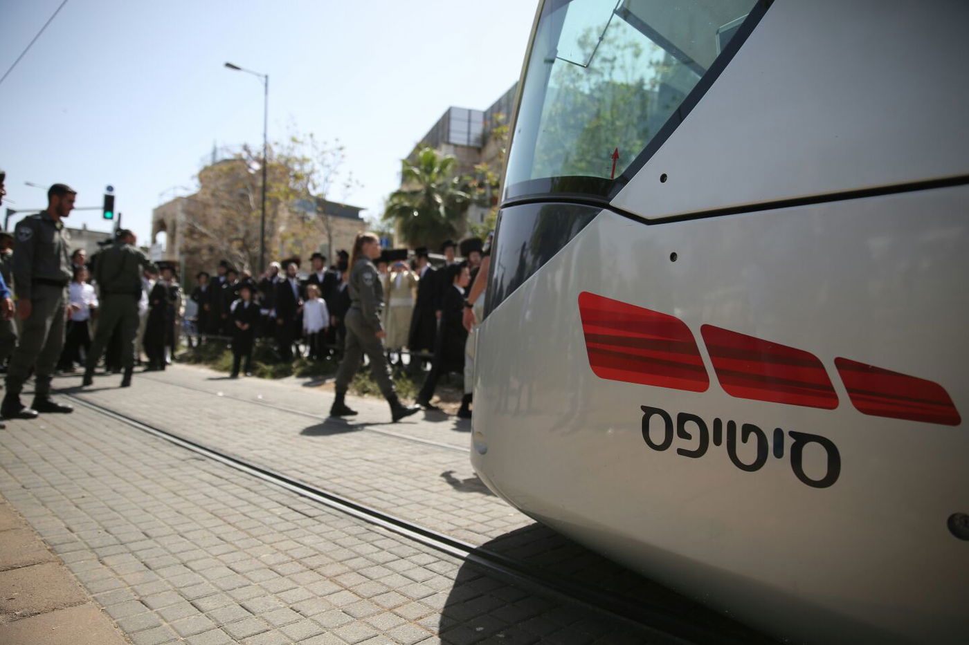 צפו: הפגנות סוערות בירושלים ובבית שמש נגד נתיחת גופת הפעוט