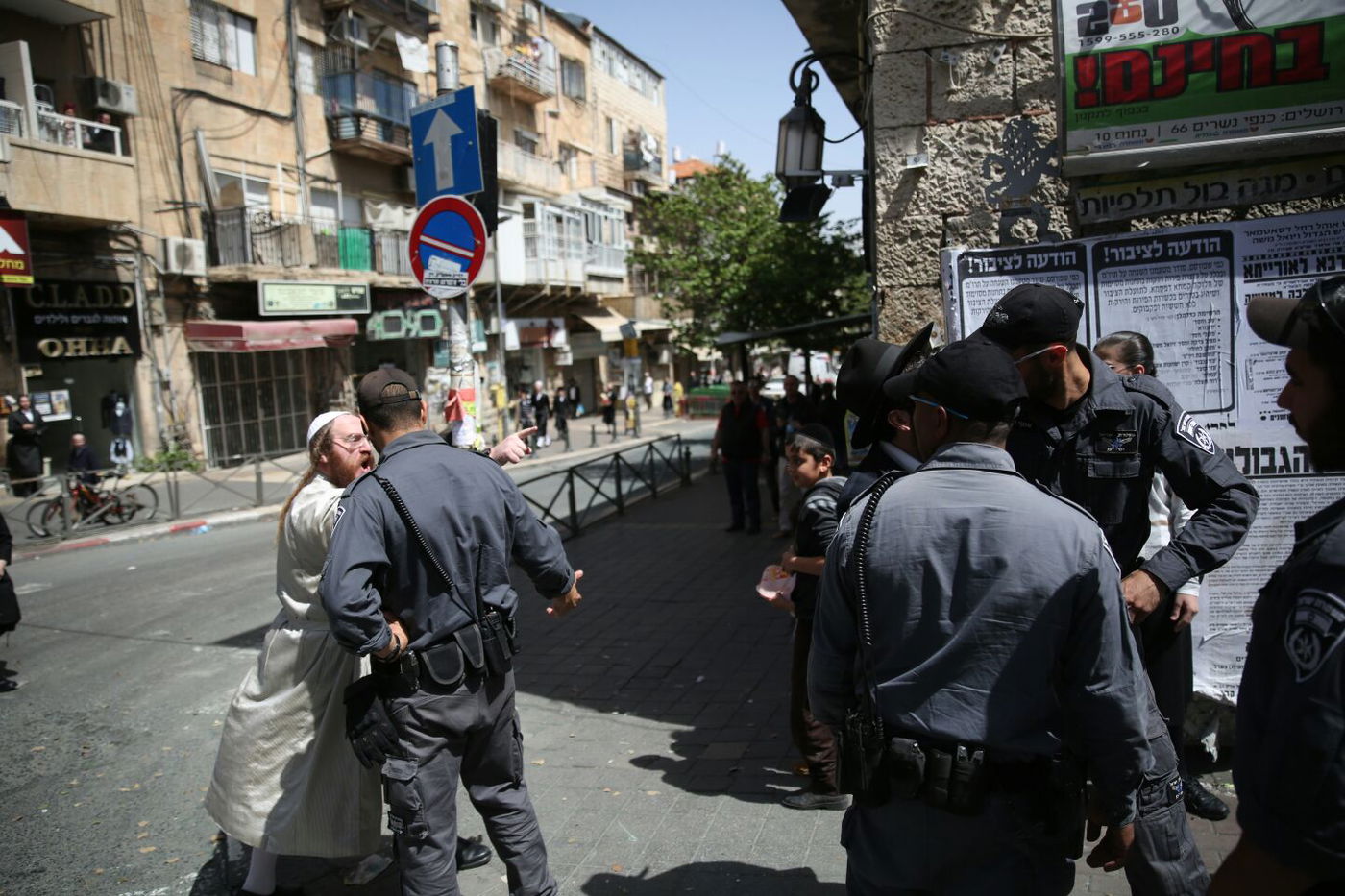 צפו: הפגנות סוערות בירושלים ובבית שמש נגד נתיחת גופת הפעוט