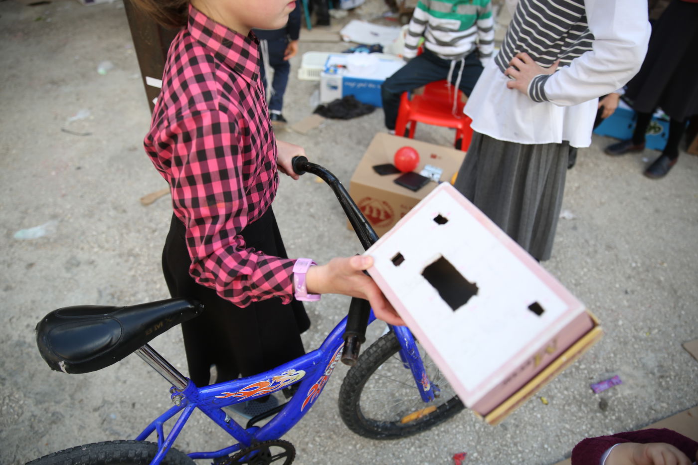 הצצה נדירה לשוק האג'ואים במאה שערים