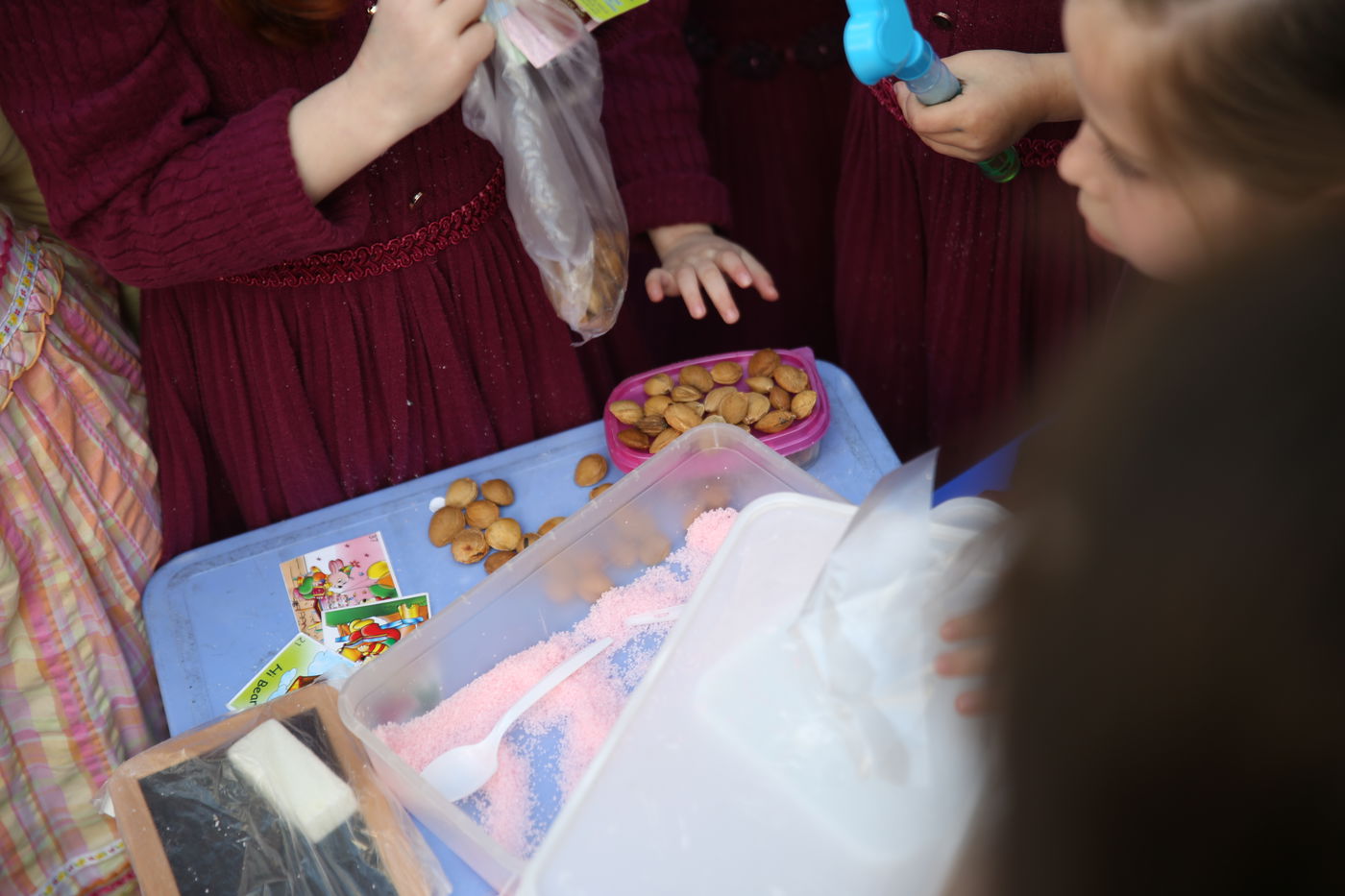 הצצה נדירה לשוק האג'ואים במאה שערים