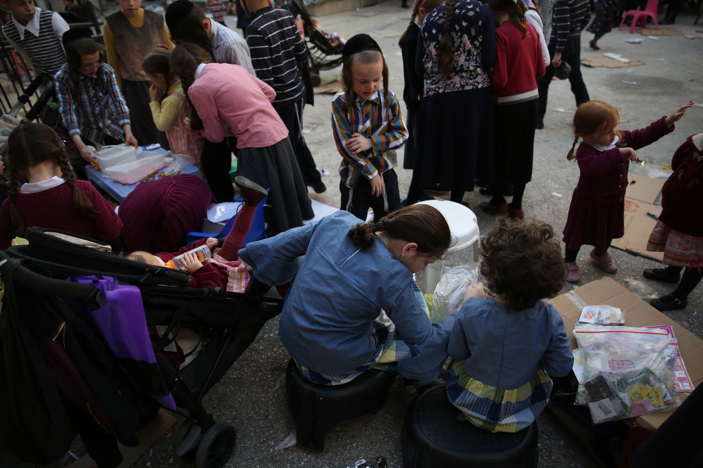 הצצה נדירה לשוק האג'ואים במאה שערים