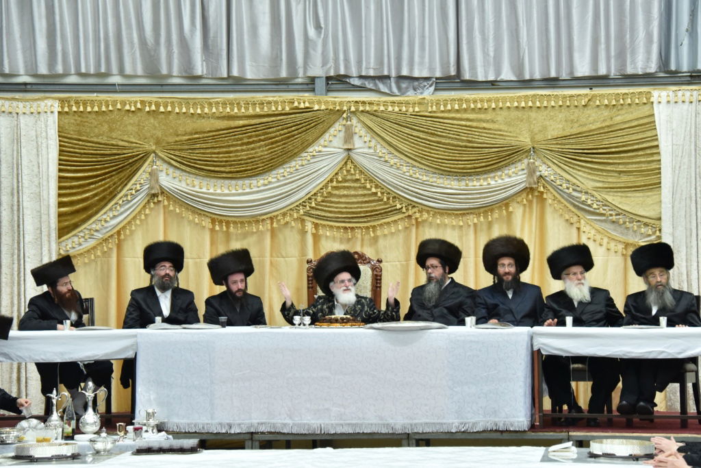 תיעוד מסכם • פסח בחצר הקודש ויז'ניץ