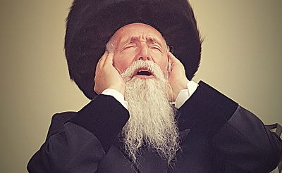 הגאון רבי יצחק דוד גרוסמן שר "קה אכסוף" ומרגש • צפו