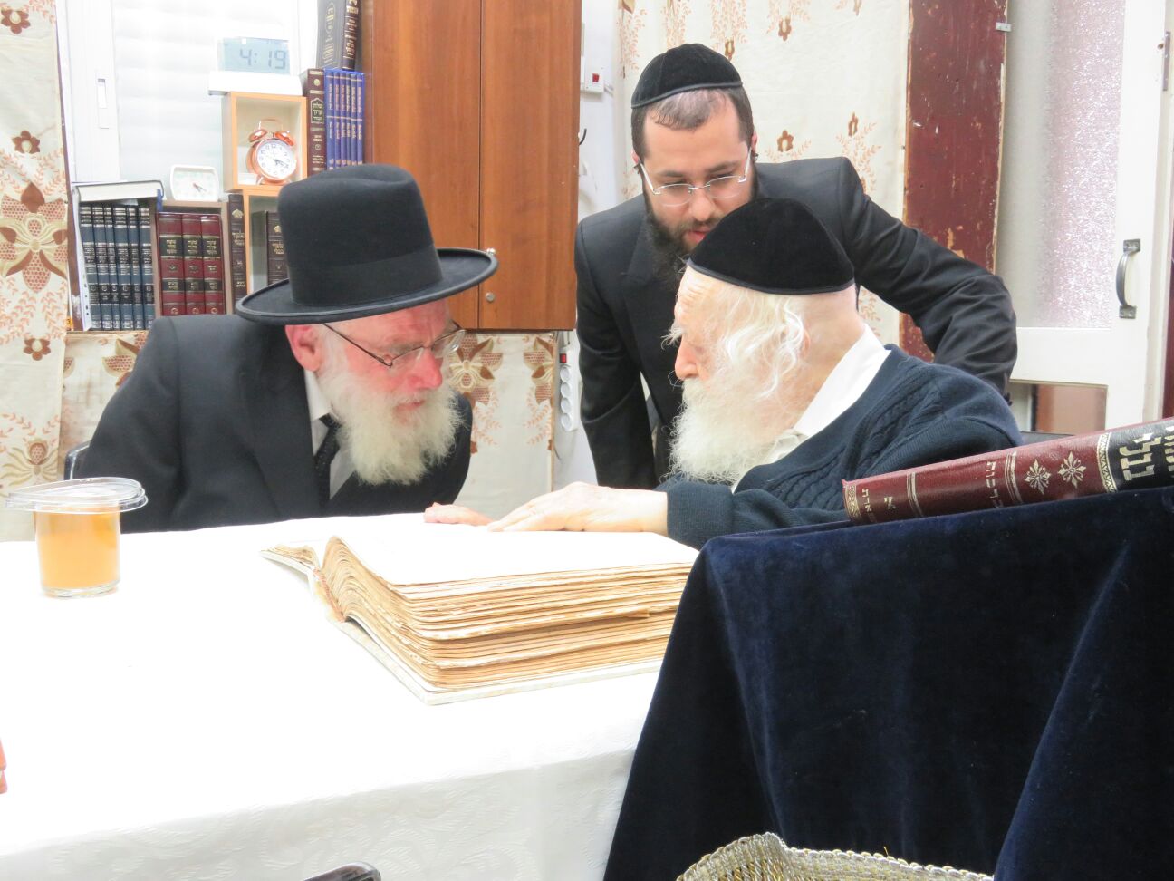 גדולי ראשי הישיבות הקבילו את פני מרן שר התורה