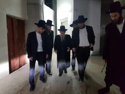 הגר"ג אדלשטיין במעונו של הרבי מגור