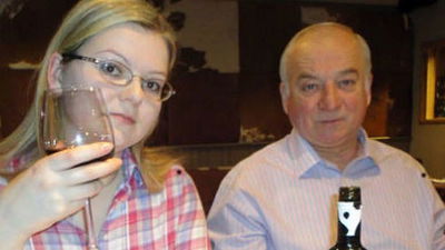 יוליה עם אביה סרגיי סקריפל