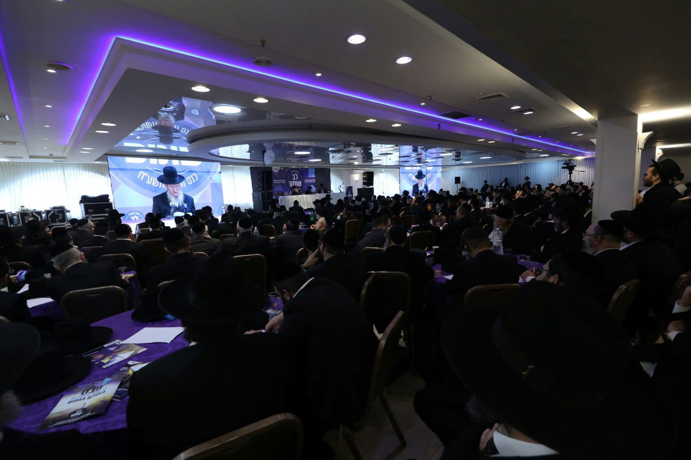 שו"ת מרתק בענייני חינוך עם מרן רבי חיים קנייבסקי • צפו