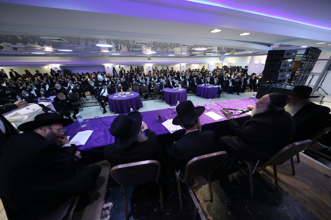 שו"ת מרתק בענייני חינוך עם מרן רבי חיים קנייבסקי • צפו