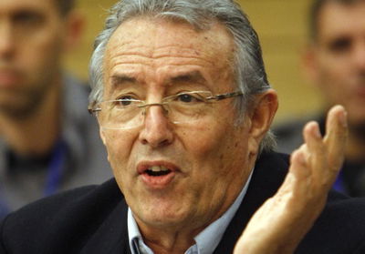 הצעת בוחבוט ותגובת עמיתיו