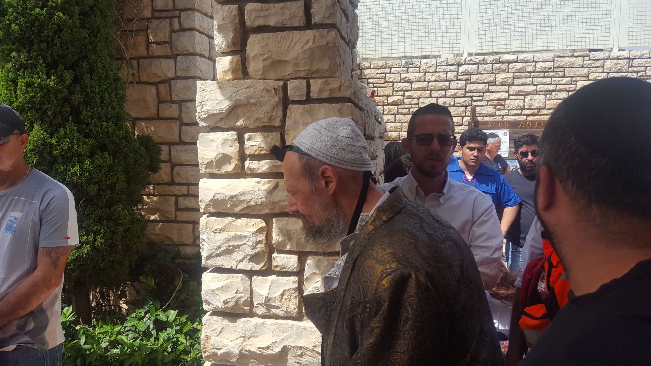 כך הרב דב קוק ציין את יום הזיכרון • צפו