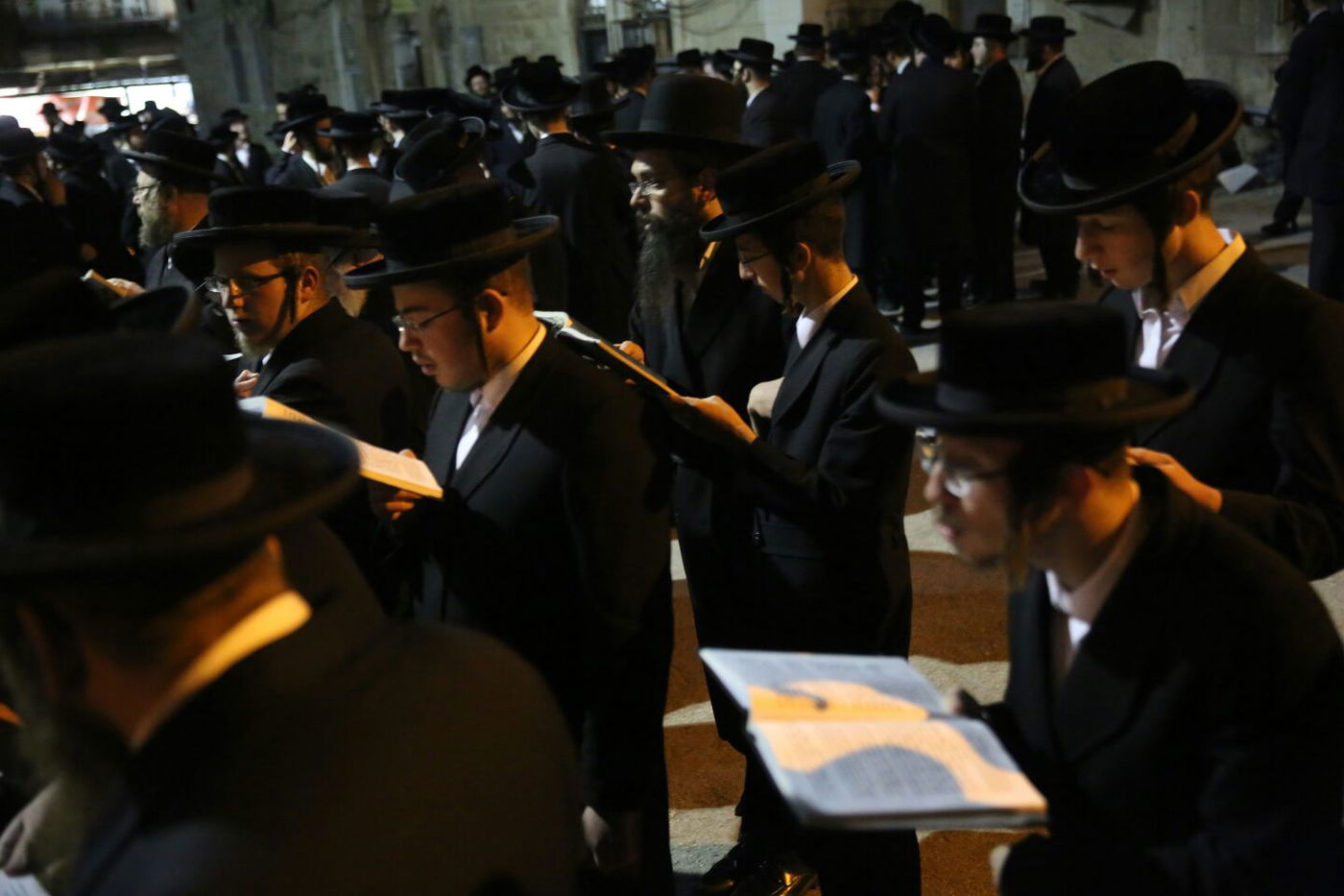 "קיבל את הייסורים באהבה": מאות בלווית האברך