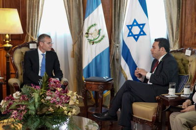 נשיא גואטמלה: אגיע לחנוכת השגרירות בי-ם