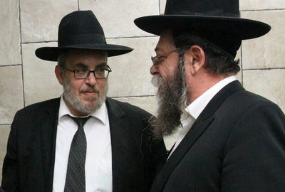 הגר"ב שרייבר עם יעקב אשר. ארכיון