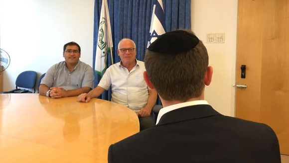 איש המוסד החרדי