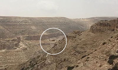 צפו: מטייל שנפל בנחל מכמש חולץ במסוק