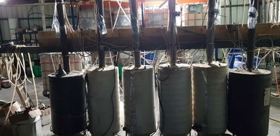 חלק מהציוד במזקקה הגדולה