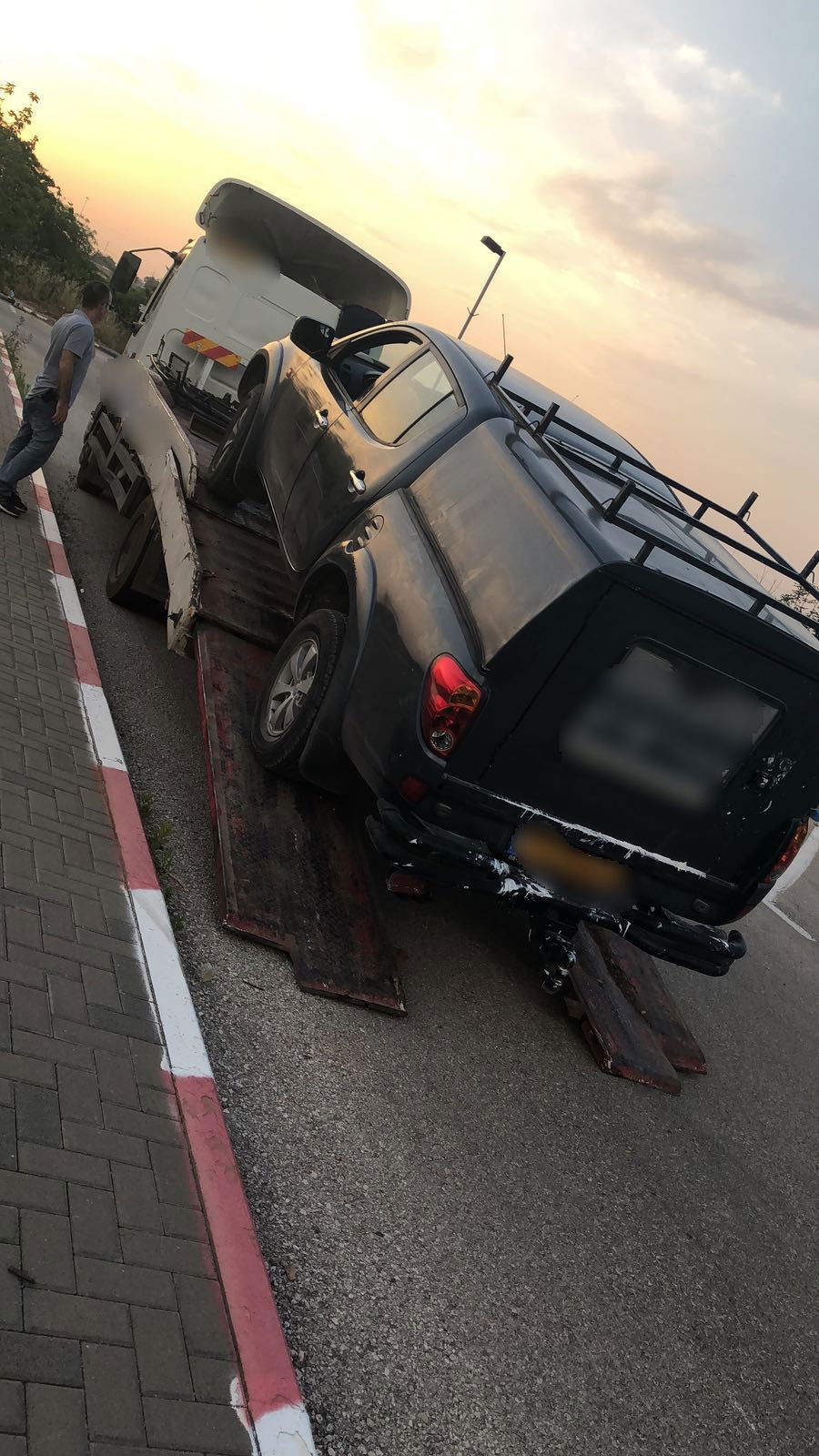 נכנס לעשות קניות בכפר הפלסטיני ונשדד