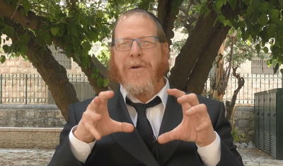 הסגולה היומית: כך נישמר ששום אדם לא יהרוג אותנו • צפו