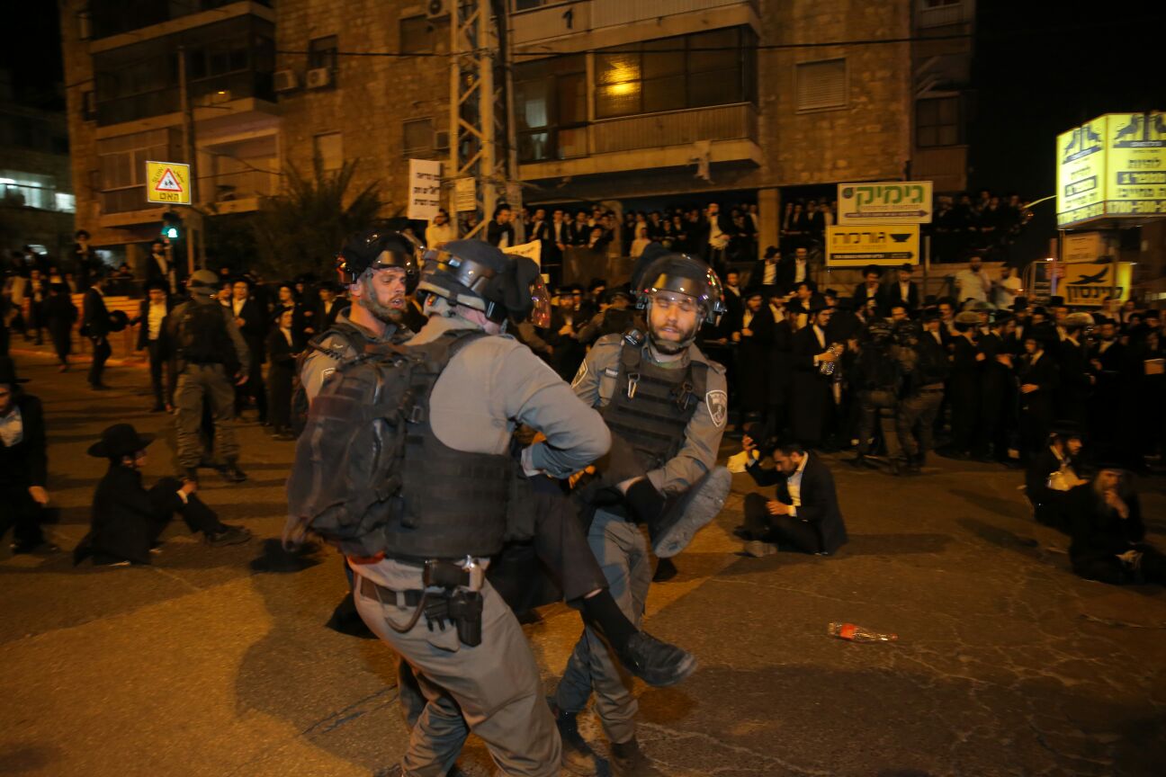 מאות הפגינו בירושלים על "גיוס בנות" • תיעוד