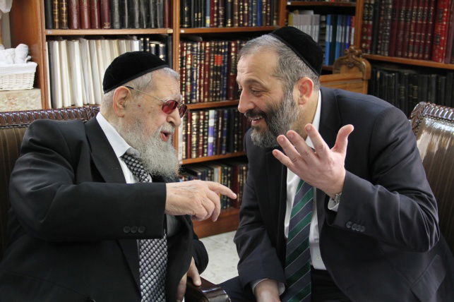 אריה דרעי עם מרן הגר"ע יוסף