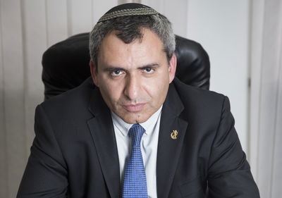 אלקין נערך לריצה בי-ם ומזהיר את החרדים מהפסד נוסף