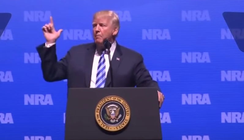 הצרפתים זועמים על הנשיא דונלד טראמפ