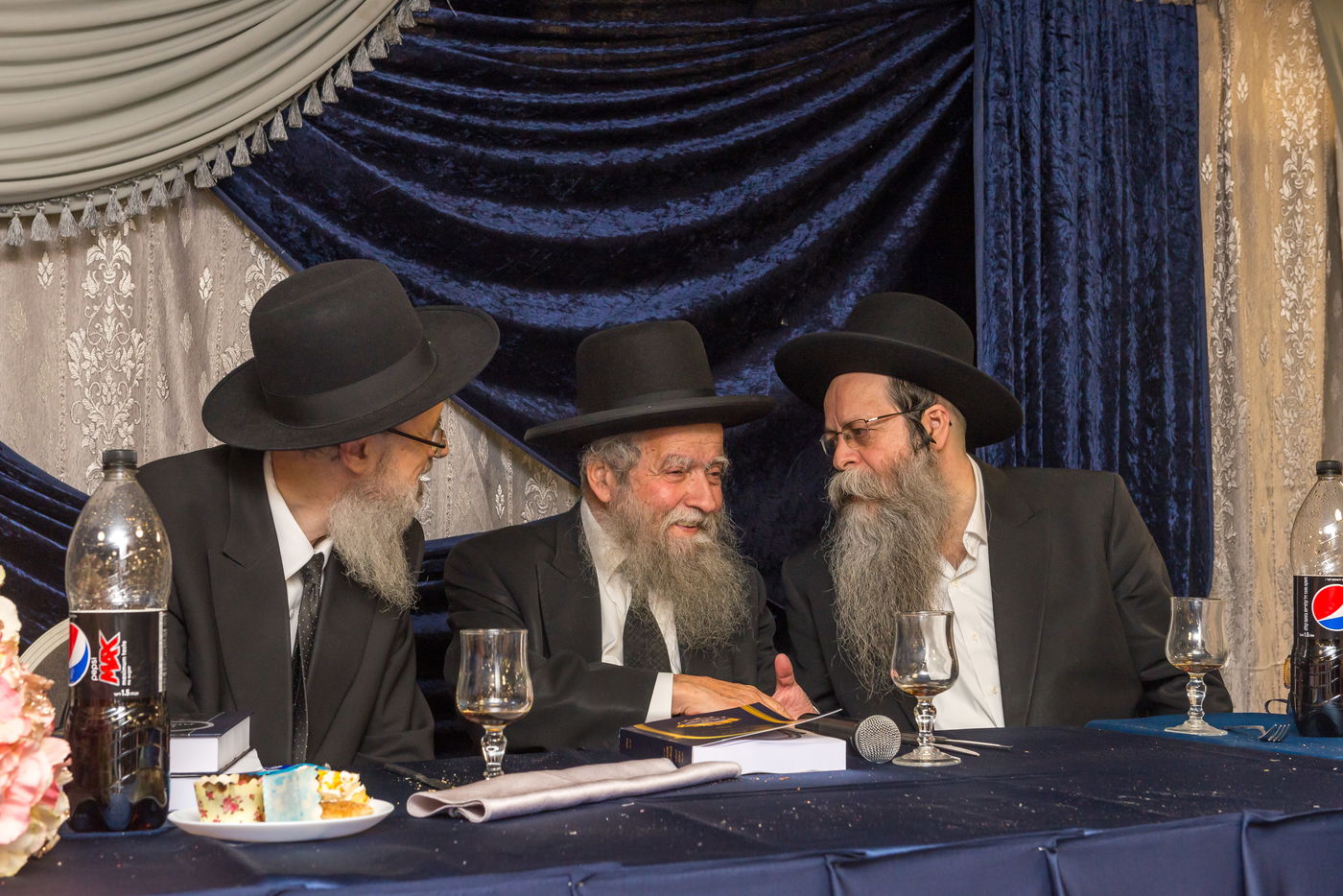 הכנסת ס"ת ביארצייט הראשון ב'קרית מלך'