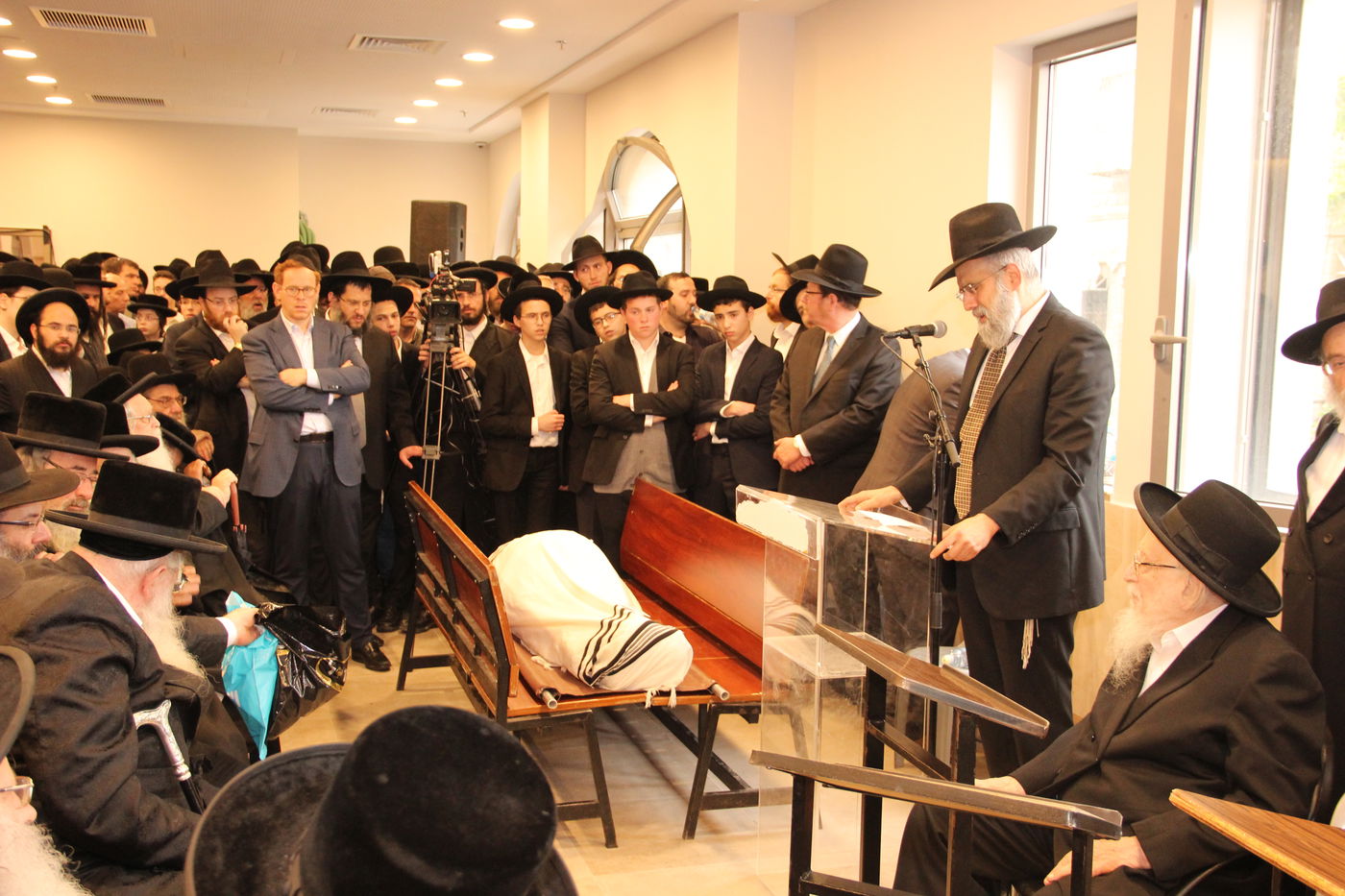 הלוויתו של הנגיד שנפטר לפתע - בקבר רחל