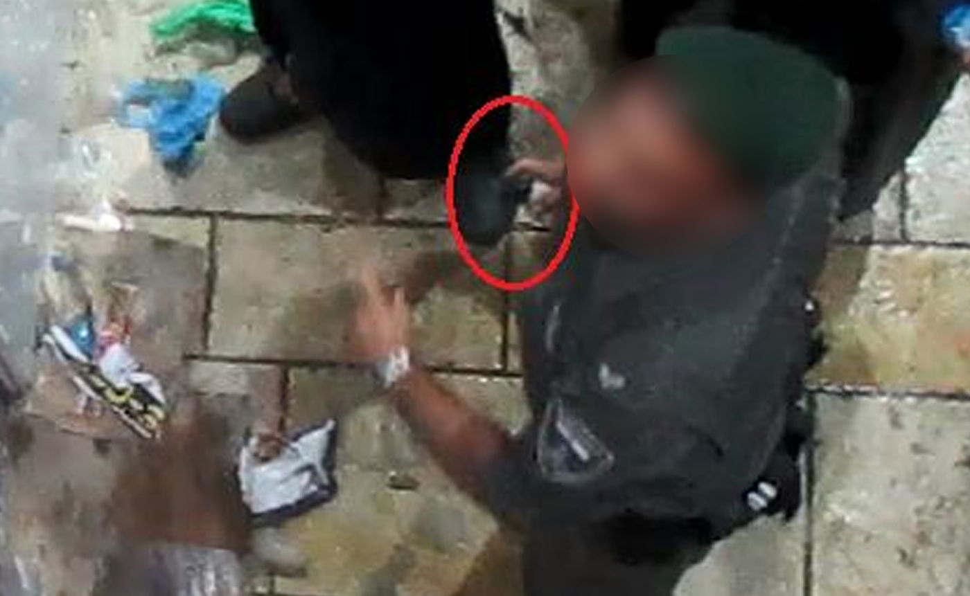 התיעוד נחשף: השוטרים תקפו את הנשים?