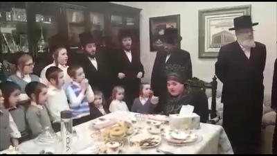 מדוע בכתה הרבנית מבעלזא? צפו בתיעוד