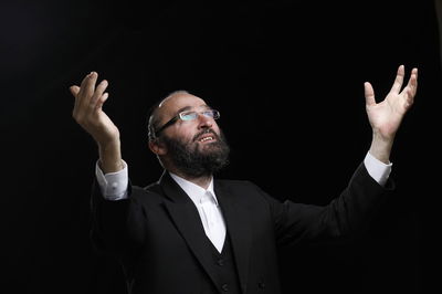 'זעקתי' - אלבום הבכורה למוטי רוטמן • צפו