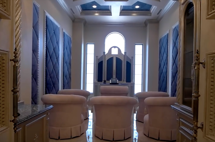 בית הכנסת המפואר של כוכב הפוטבול הגוי