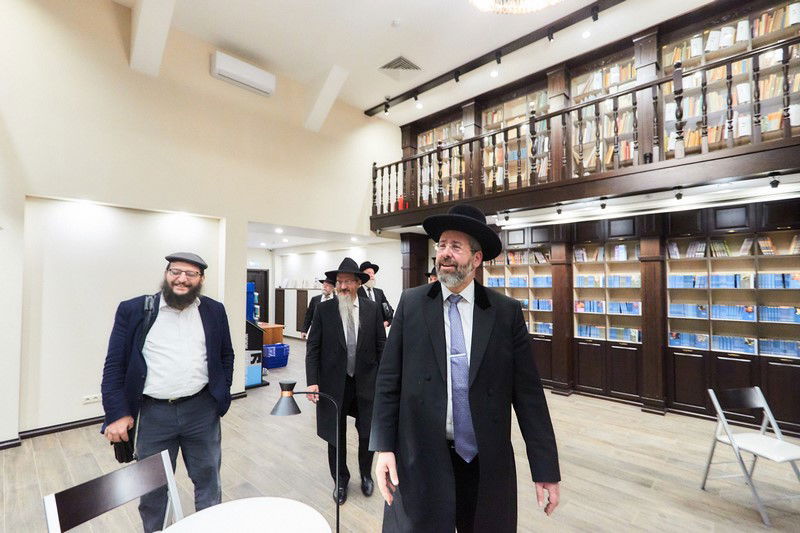 הגר"ד לאו ערך ביקור בזק במוסקבה • תיעוד