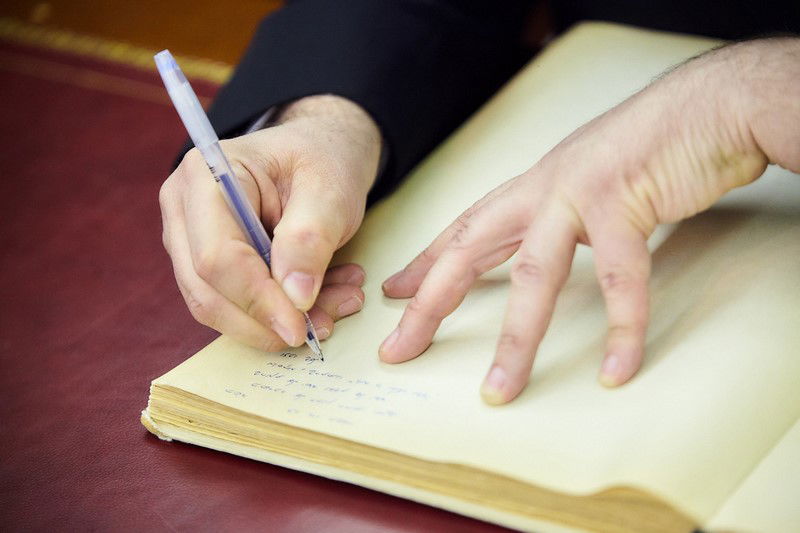 הגר"ד לאו ערך ביקור בזק במוסקבה • תיעוד