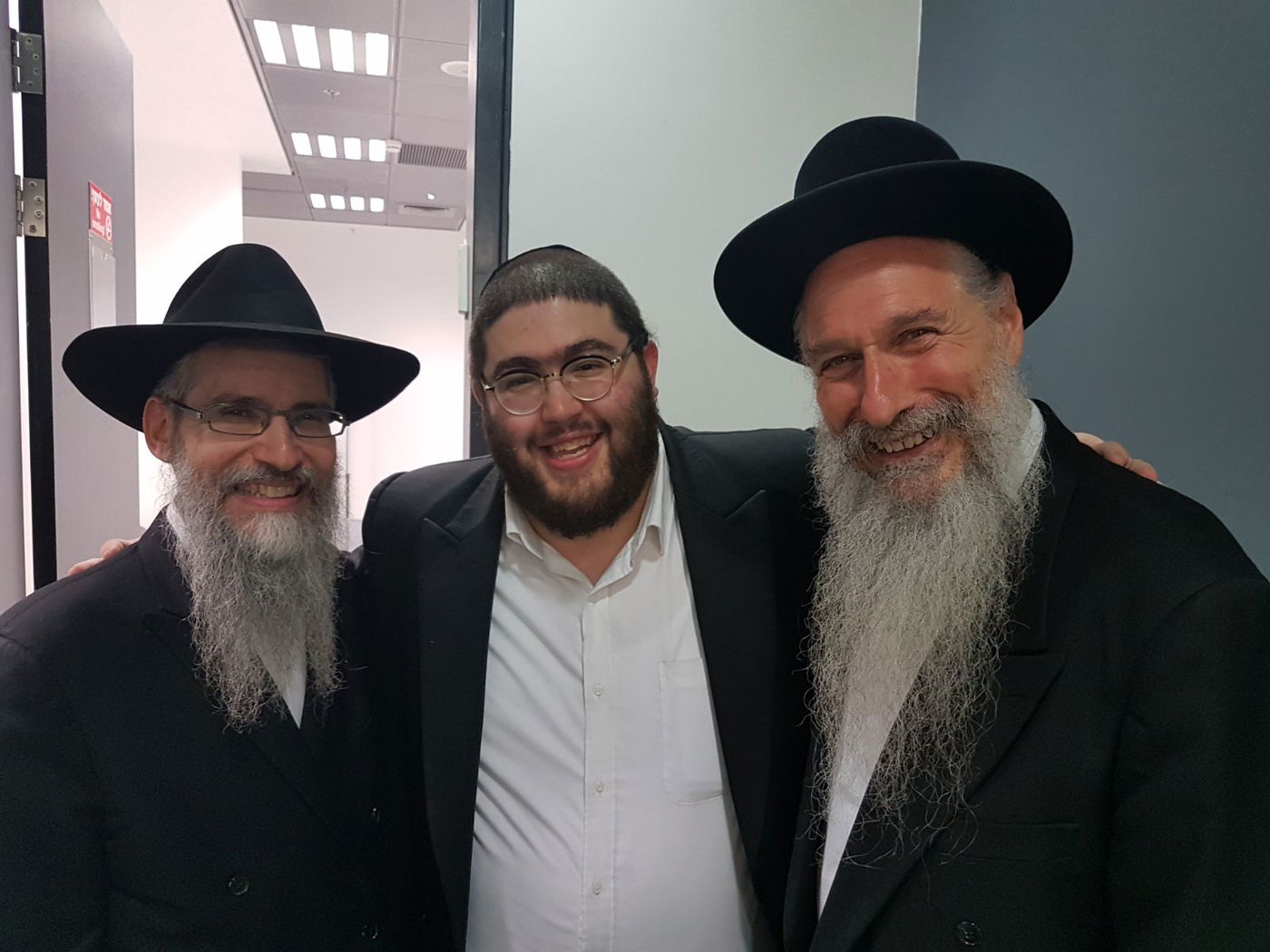 שלום וגשל עם מרדכי בן דוד ואברהם פריד