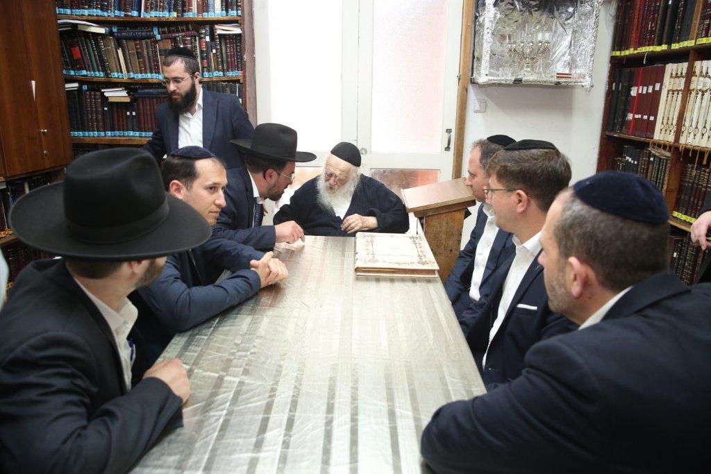 ראשי זק"א אצל הגר"ח קניביסקי.
