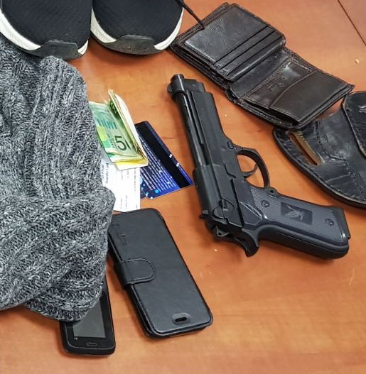 שדד אישה ובית מרקחת בירושלים ונעצר