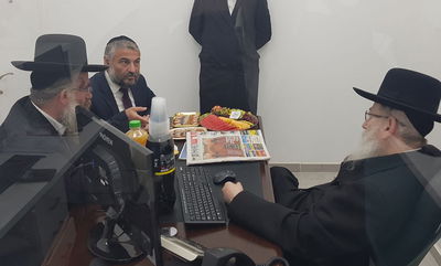 אבוטבול וליצמן, הבוקר