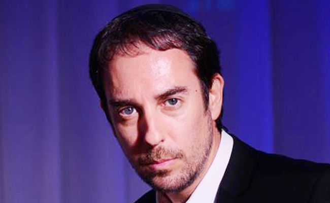 "אל תערבו הורים" בסאטירה // עמירן דביר