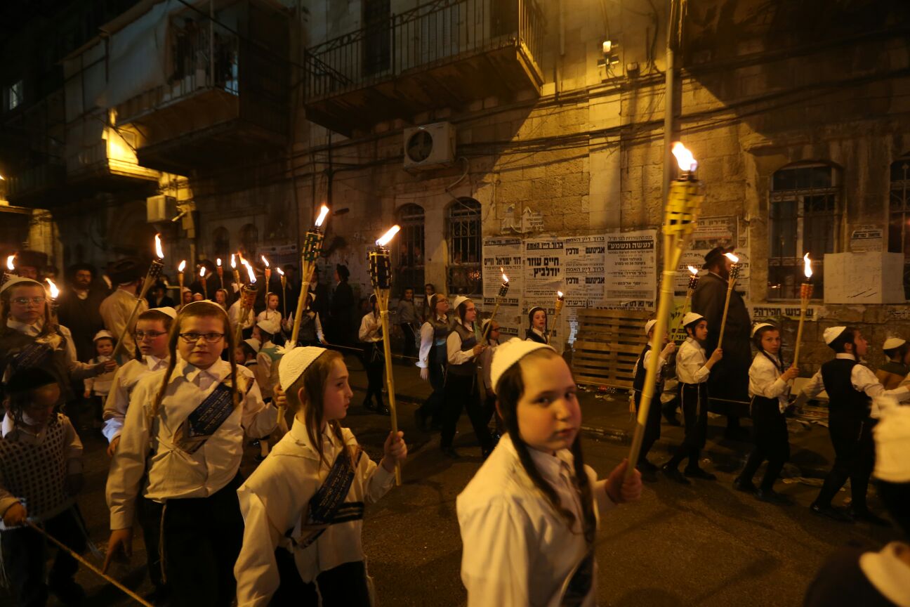 הכנסת ספר תורה בחסידות תולדות אהרון