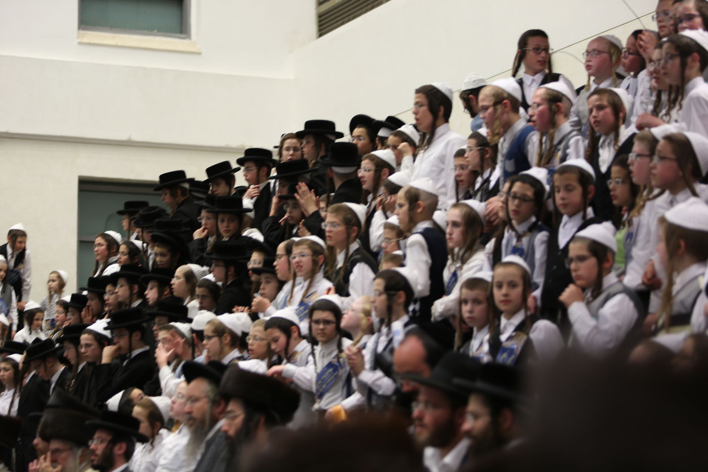 הכנסת ספר תורה בחסידות תולדות אהרון