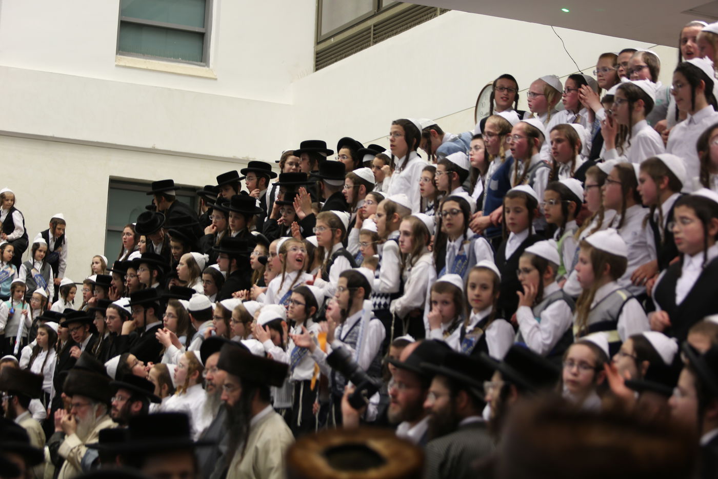 הכנסת ספר תורה בחסידות תולדות אהרון