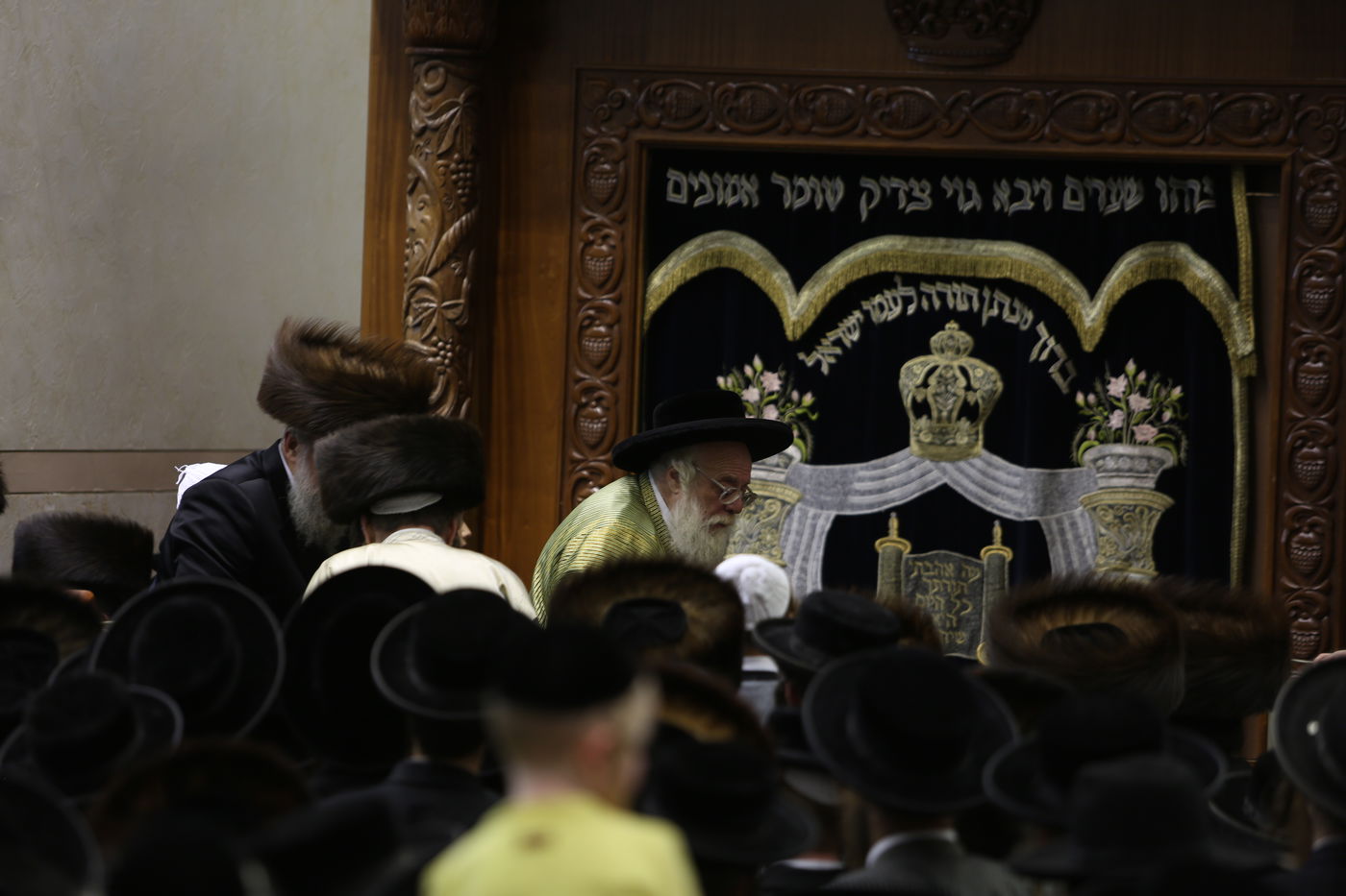 הכנסת ספר תורה בחסידות תולדות אהרון