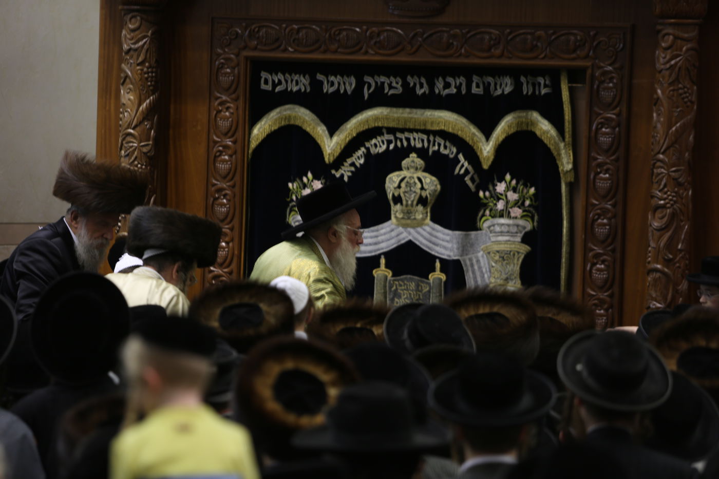 הכנסת ספר תורה בחסידות תולדות אהרון