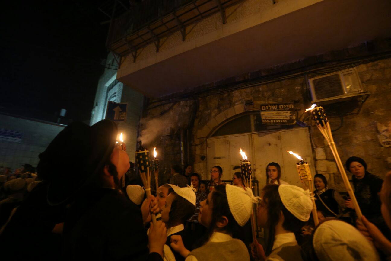 הכנסת ספר תורה בחסידות תולדות אהרון