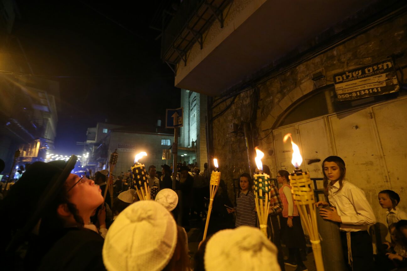 הכנסת ספר תורה בחסידות תולדות אהרון